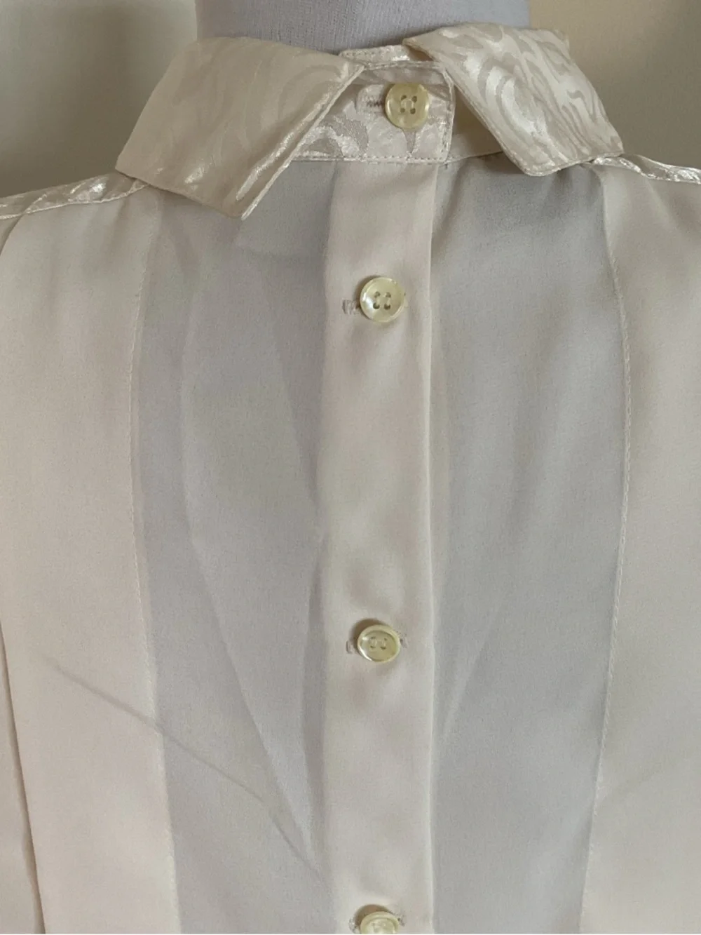 Vintage Nilani Ivory Pleated Blouse 8 Embroidered Yoke 80s Office Chic - Picture 8 of 8